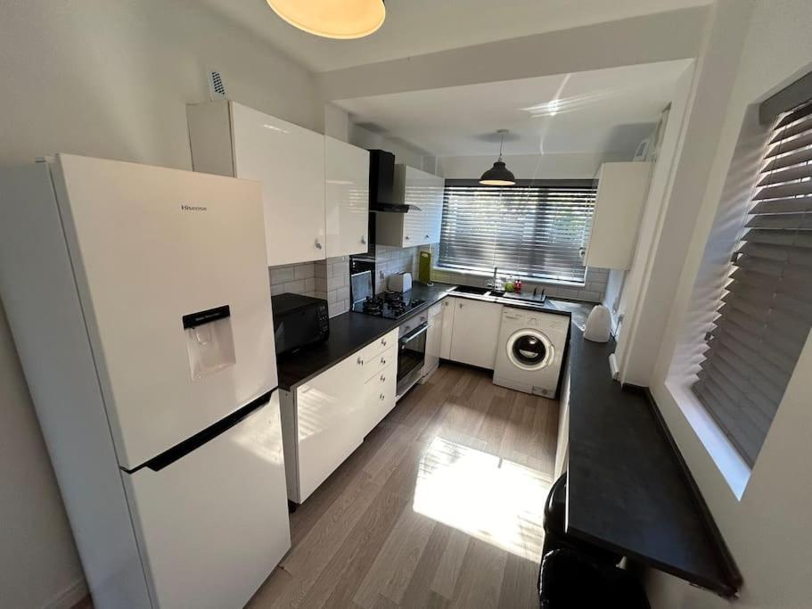 Modern & Spacious 4 Bedroom Home Crewe Luaran gambar