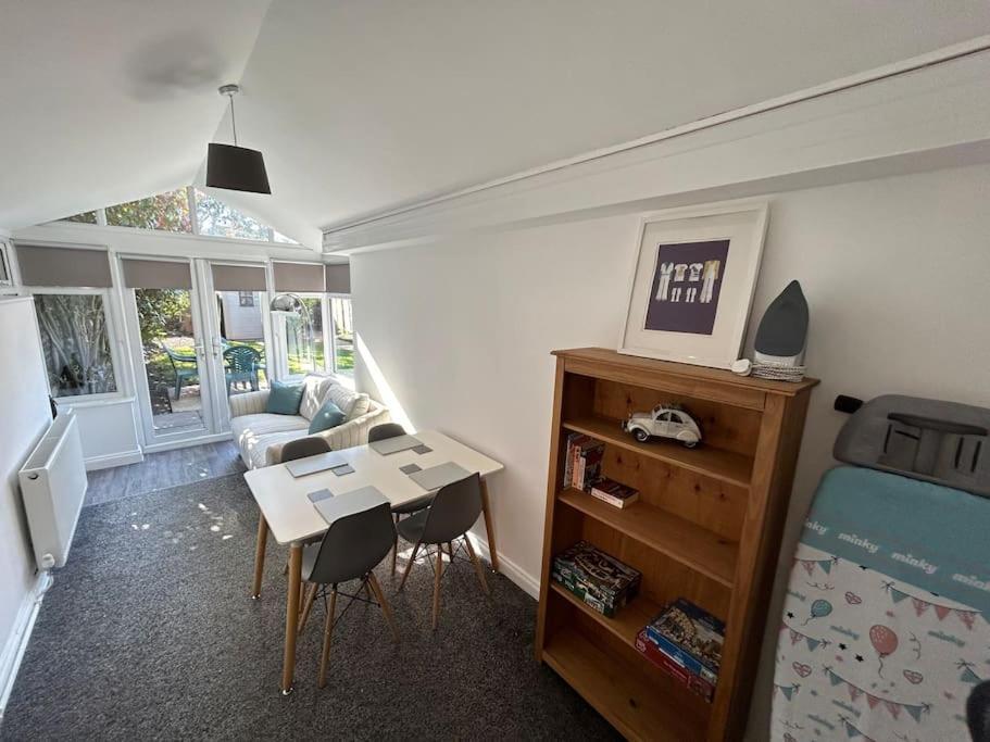Modern & Spacious 4 Bedroom Home Crewe Luaran gambar
